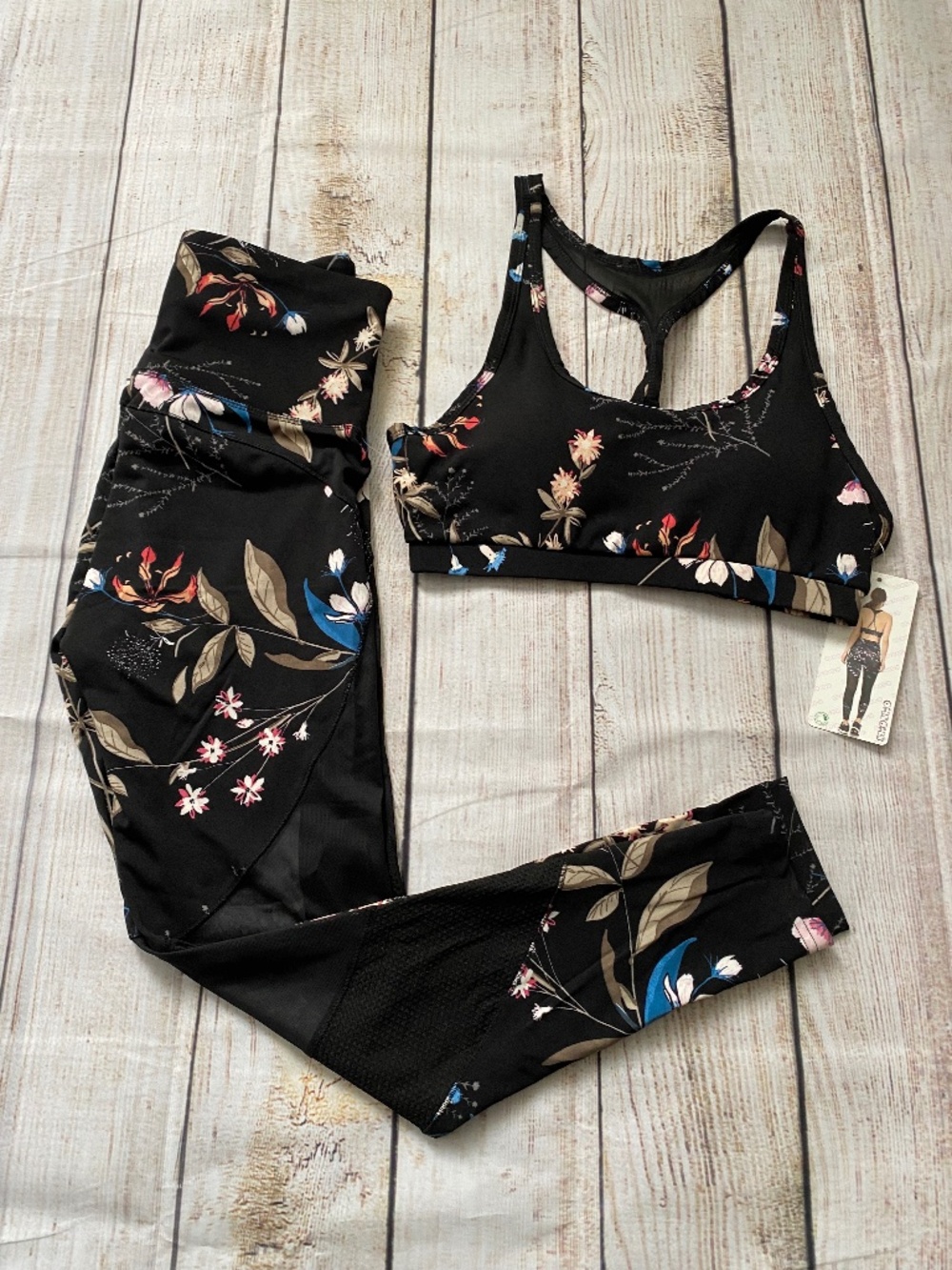 New set 2 pc. leggings and top